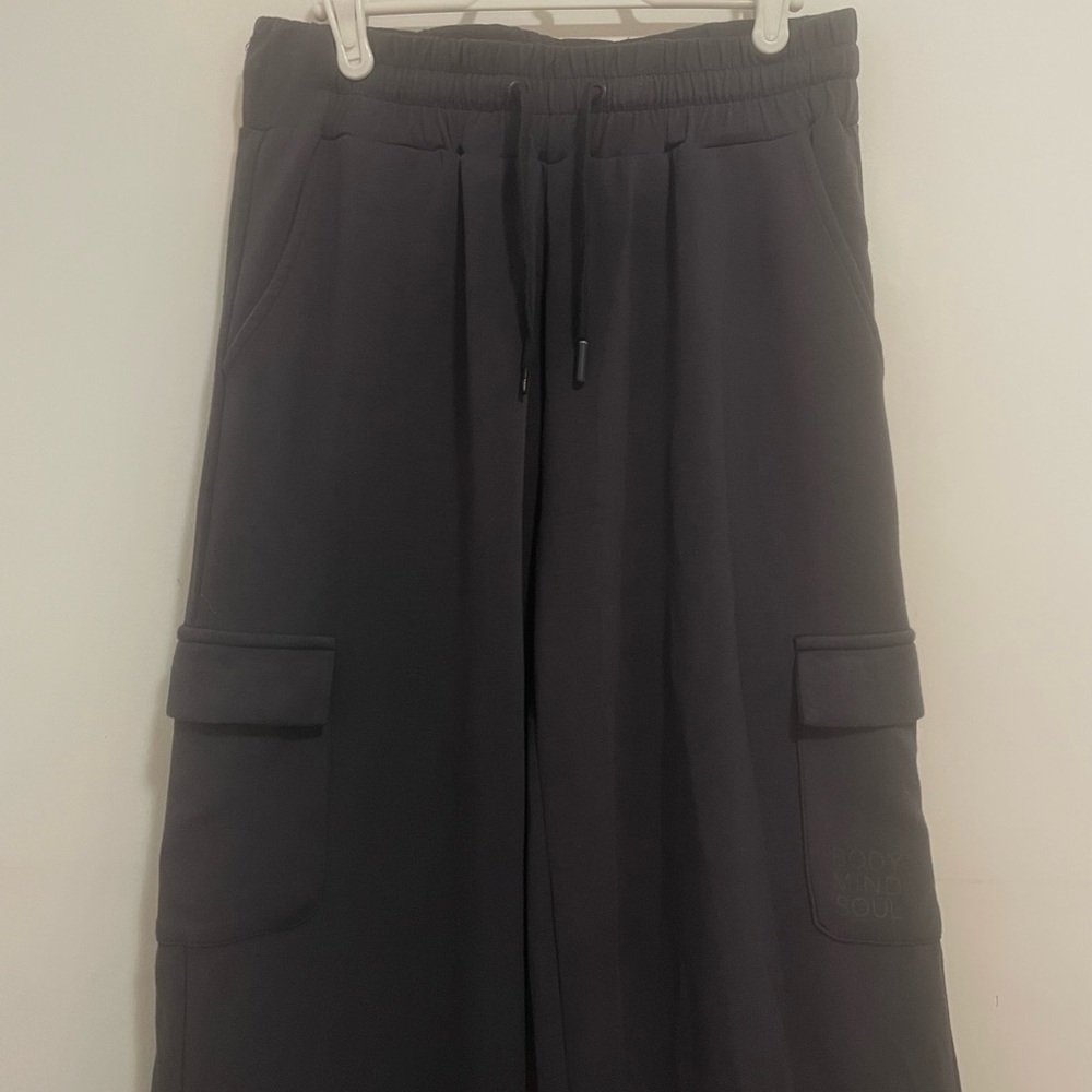 la Vie en Rose Wide Leg Cargo Pants